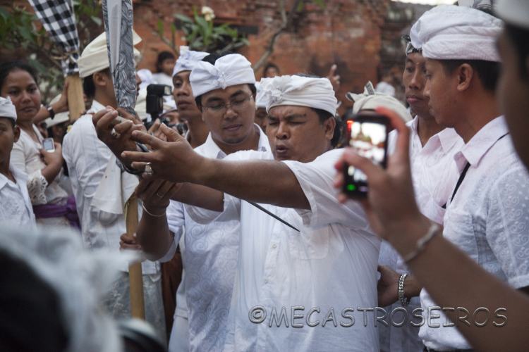 Ceremonia del trance.Bali